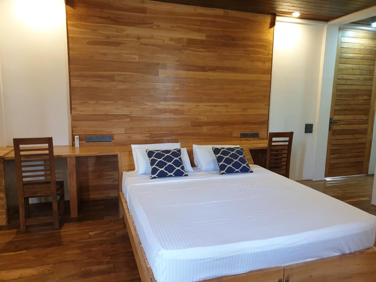 Giri Villa Тангале Екстериор снимка