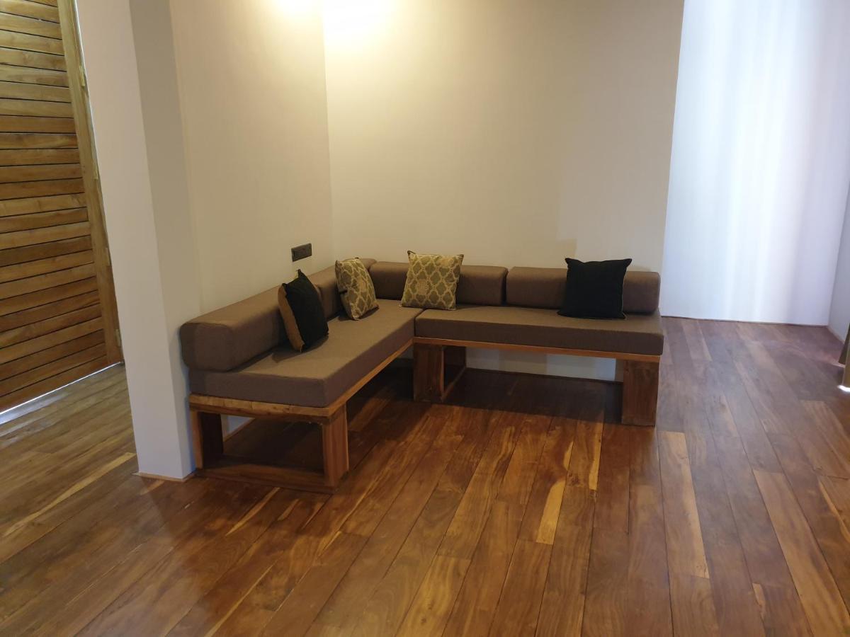Giri Villa Тангале Екстериор снимка