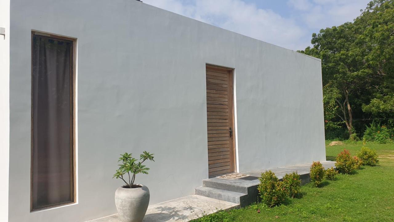 Giri Villa Тангале Екстериор снимка