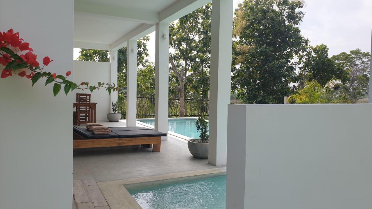 Giri Villa Тангале Екстериор снимка