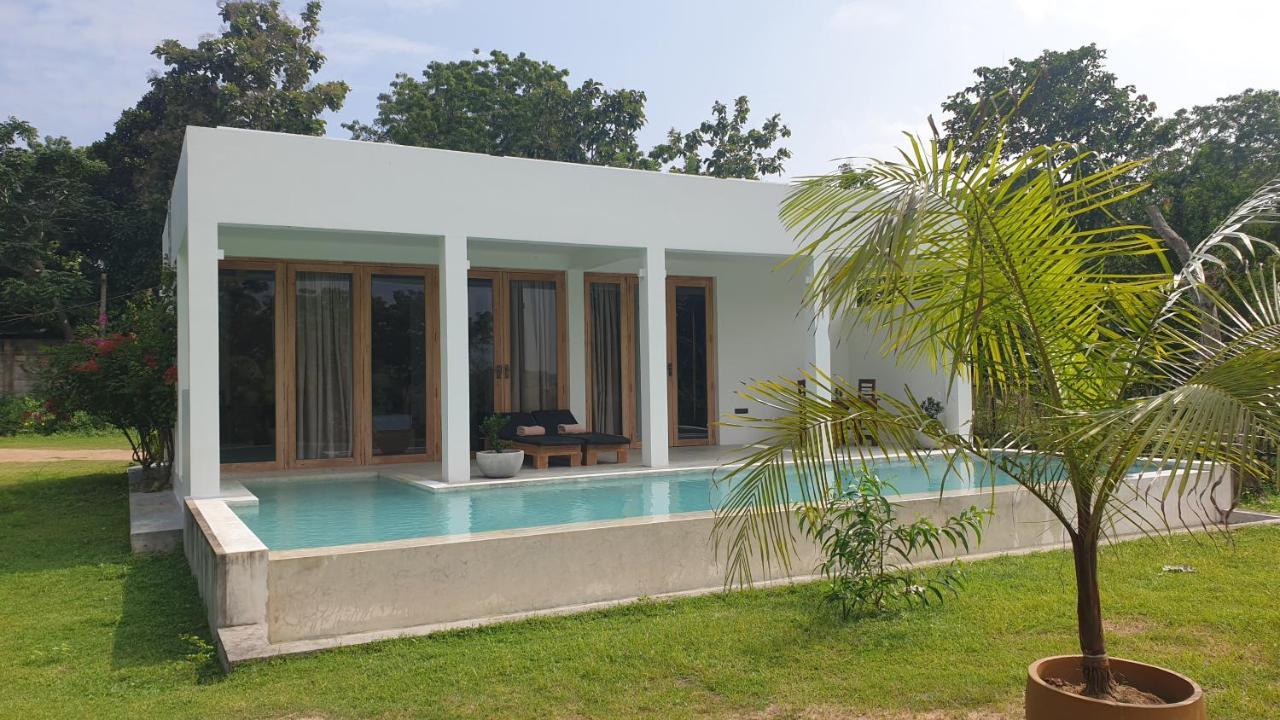 Giri Villa Тангале Екстериор снимка