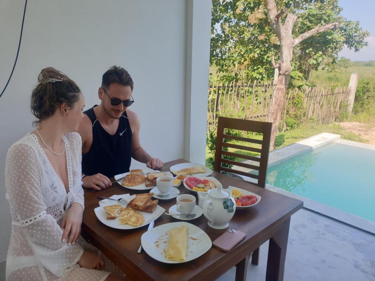 Giri Villa Тангале Екстериор снимка
