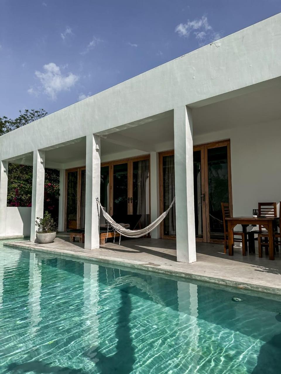 Giri Villa Тангале Екстериор снимка