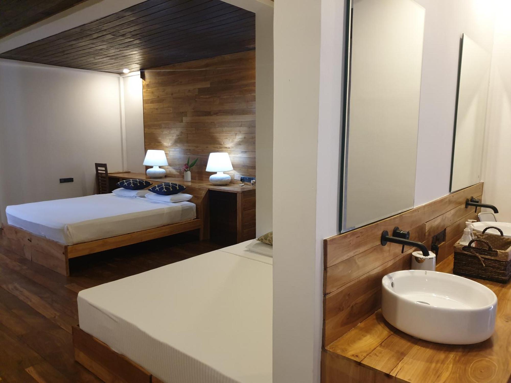 Giri Villa Тангале Екстериор снимка